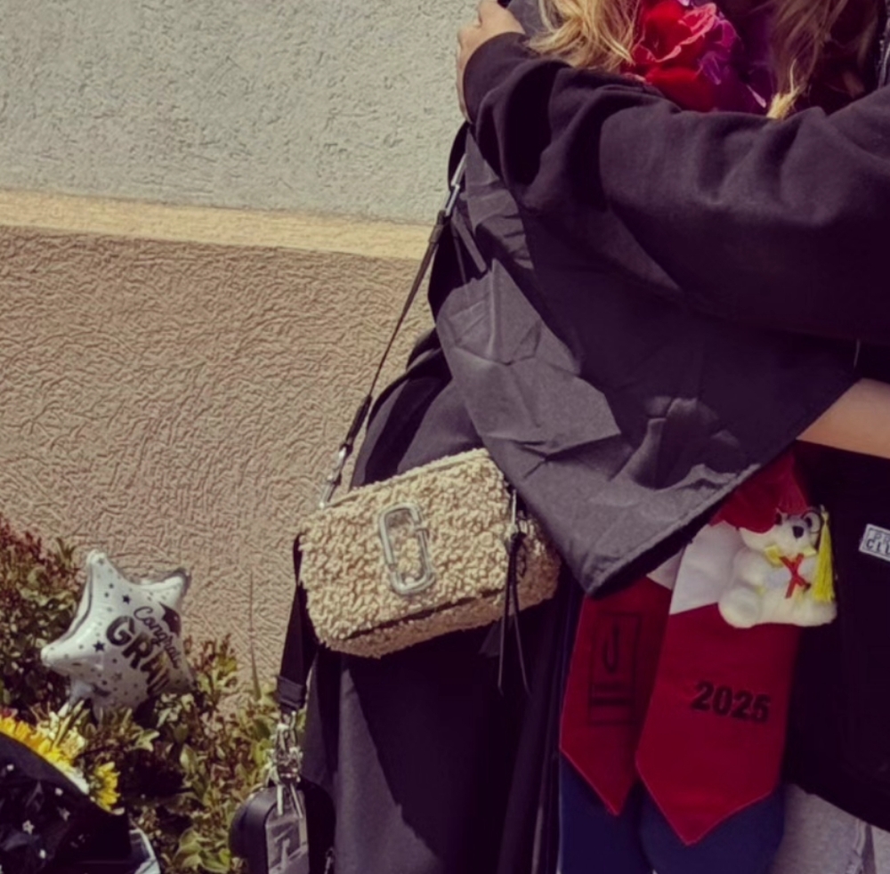 Marc Jacobs The Snapshot Teddy Sherpa Crossbody Bag🧸